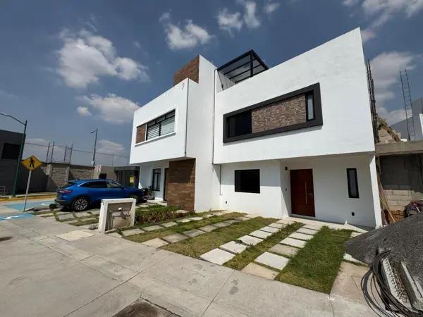 Casa en Venta en San Mateo Atenco – Fracc. Esmeralda 5 3 rec. Casa en Venta en San Mateo Atenco – Fracc. Esmeralda 5 3 rec.