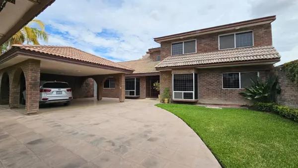 CASA EN VENTA CON ALBERCA Y JACUZZI SAN ISIDRO TORREON COAHUILA CASA EN VENTA CON ALBERCA Y JACUZZI SAN ISIDRO TORREON COAHUILA
