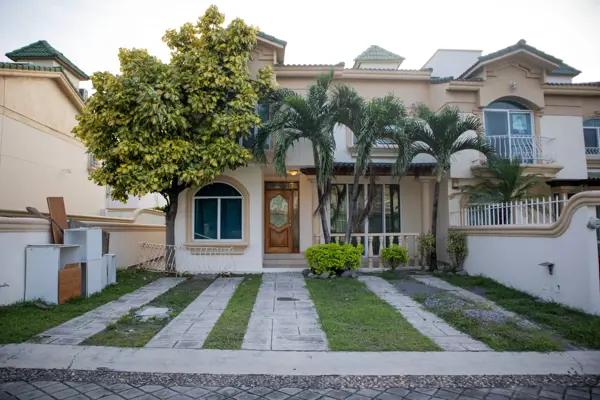 Casa en venta en Residencial la Joya, Boca del Río, Veracruz de Ignacio de la Llave Casa en venta en Residencial la Joya, Boca del Río, Veracruz de Ignacio de la Llave