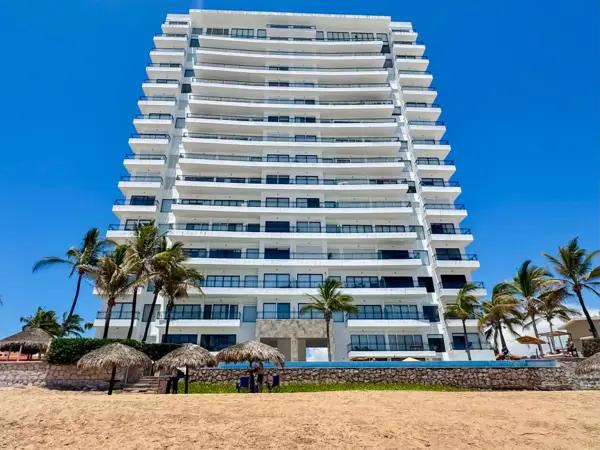 Condominio en venta la playa en Pearl Tower Condominio en venta la playa en Pearl Tower