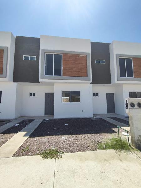 Casa en Venta – en Tabachines, Gómez Palacio Casa en Venta – en Tabachines, Gómez Palacio