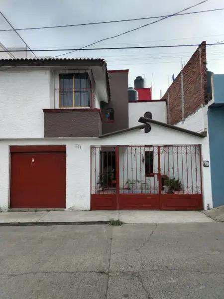 Puerta Blanca – La casa que no se compra… se asegura antes que alguien más lo haga. Puerta Blanca – La casa que no se compra… se asegura antes que alguien más lo haga.