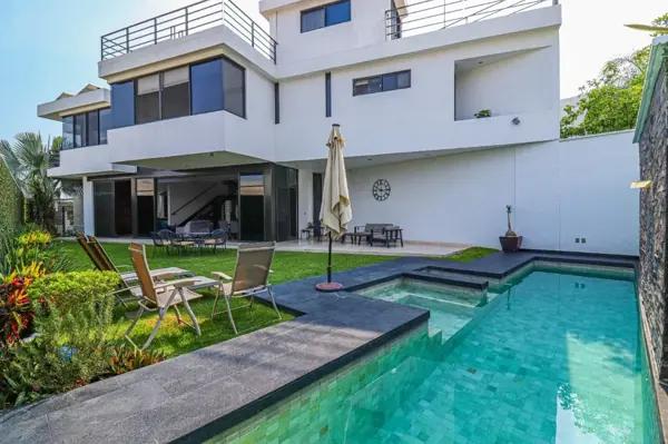 Casa muy amplia; en venta en Temixco. Casa muy amplia; en venta en Temixco.