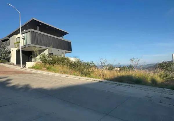 TERRENO EN VENTA EN ARBOLEDAS TRES MARIAS, MORELIA TERRENO EN VENTA EN ARBOLEDAS TRES MARIAS, MORELIA