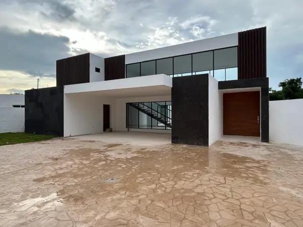 CASA EN VENTA AMUEBLADA EN PRIVADA CON AMENIDADES AL NORTE DE MERIDA KOMCHEN CASA EN VENTA AMUEBLADA EN PRIVADA CON AMENIDADES AL NORTE DE MERIDA KOMCHEN