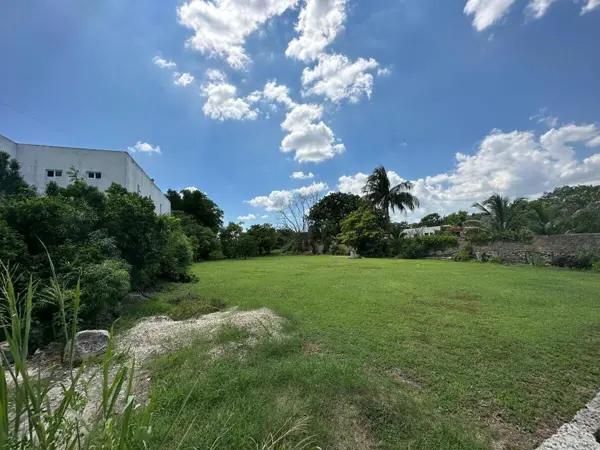 TERRENO EN VENTA EN CHOLUL A 3 MIN DE PERIFÉRICO EN MERIDA TERRENO EN VENTA EN CHOLUL A 3 MIN DE PERIFÉRICO EN MERIDA