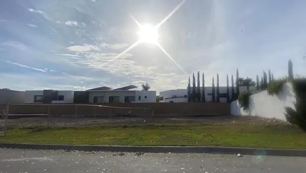 TERRENO RESIDENCIAL EN VENTA – LAS VILLAS TERRENO RESIDENCIAL EN VENTA – LAS VILLAS