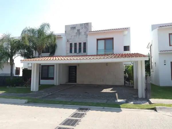 Casa en venta en Fraccionamiento Paraíso Country Club Casa en venta en Fraccionamiento Paraíso Country Club