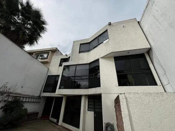 Casa en venta en la colonia Lomas de Tecamachalco Casa en venta en la colonia Lomas de Tecamachalco