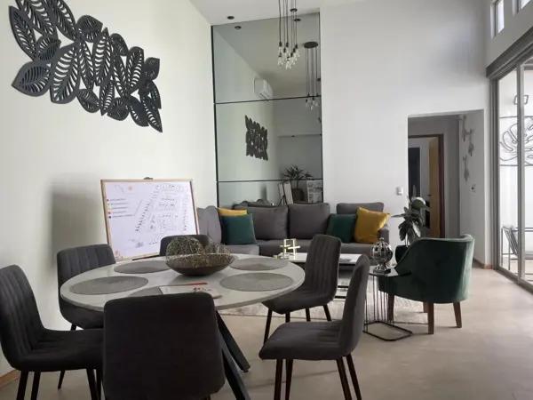 CASA EN VENTA DE UN PISO CASA EN VENTA DE UN PISO