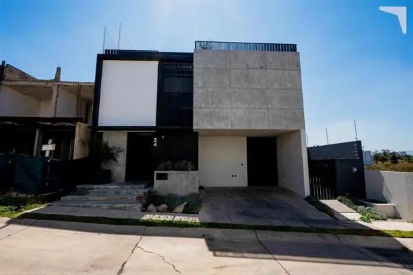 Impresionante casa con acabados de lujo en coto Sienna de Capital Norte Impresionante casa con acabados de lujo en coto Sienna de Capital Norte
