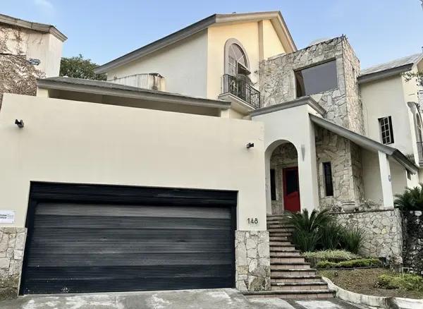 Casa En Venta, Villa Montaña, San Pedro Garza García, Nuevo León Casa En Venta, Villa Montaña, San Pedro Garza García, Nuevo León
