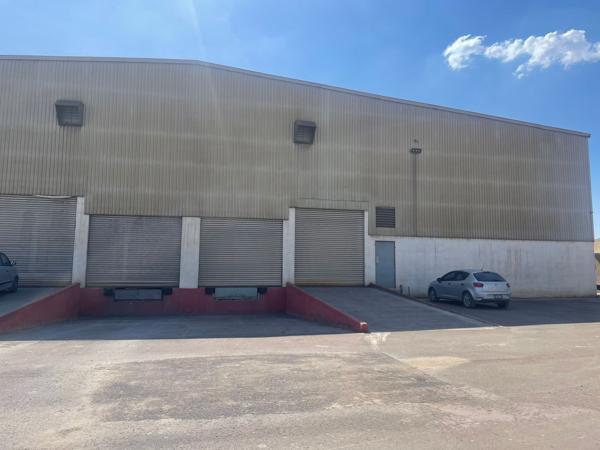 Bodega Industrial en Renta | 1,294 m² con Rampas, Altura de hasta 8 m Bodega Industrial en Renta | 1,294 m² con Rampas, Altura de hasta 8 m