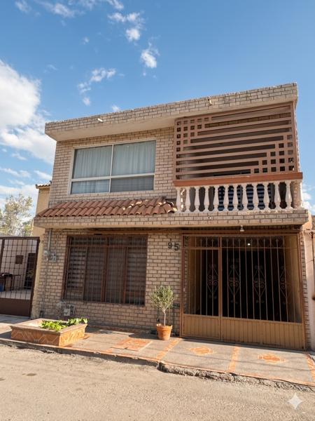CASA EN VENTA LAS TORRES CON 4 HABITACIONES UNA EN PLANTA BAJA CASA EN VENTA LAS TORRES CON 4 HABITACIONES UNA EN PLANTA BAJA