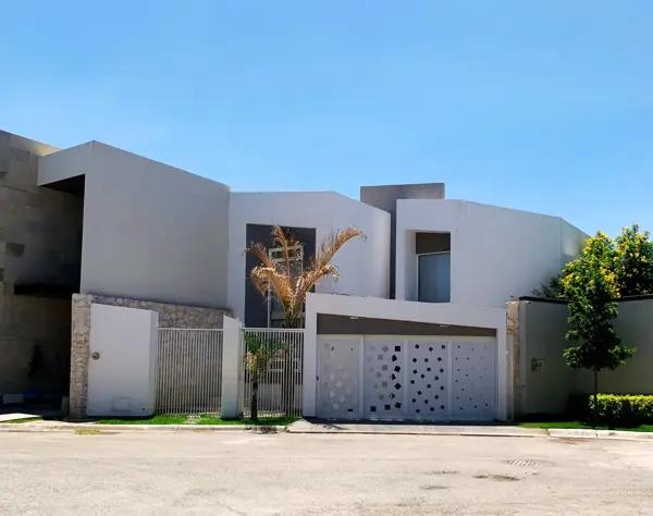 CASA CON ALBERCA Y JARDIN EN RENTA CASA CON ALBERCA Y JARDIN EN RENTA