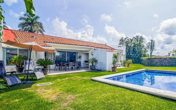 Casa en venta en Colinas de Santa Fe, Xochitepec, Morelos Casa en venta en Colinas de Santa Fe, Xochitepec, Morelos