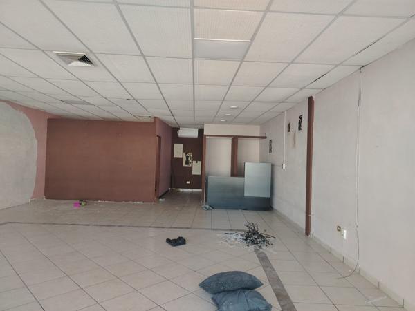 LOCAL COMERCIAL EN RENTA EN EXCELENTE UBICACIÓN LOCAL COMERCIAL EN RENTA EN EXCELENTE UBICACIÓN