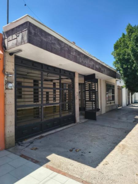 CASA CÉNTRICA EN VENTA CASA CÉNTRICA EN VENTA