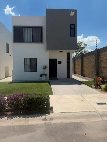 CASA EN VENTA MODELO NOGAL EN PASEO DEL VALLE, TORREON, COAH CASA EN VENTA MODELO NOGAL EN PASEO DEL VALLE, TORREON, COAH