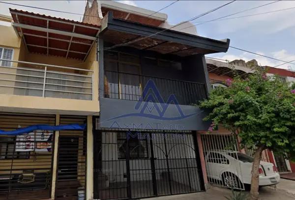 Casa en venta en Balcones del Cuatro, Guadalajara: Espaciosa y Funcional Casa en venta en Balcones del Cuatro, Guadalajara: Espaciosa y Funcional