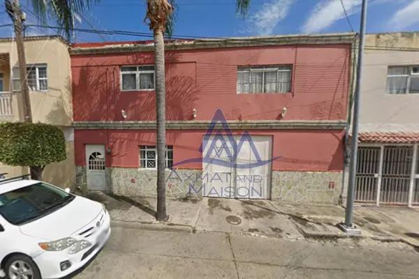 Casa Habitacional en Venta en Postes Cuates, Guadalajara - Amplia y Bien Ubicada Casa Habitacional en Venta en Postes Cuates, Guadalajara - Amplia y Bien Ubicada
