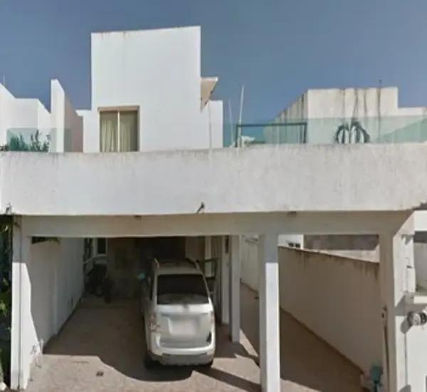 Venta de Casa en Banus, Alvarado: Espaciosa Propiedad Habitacional con Acceso Integral Venta de Casa en Banus, Alvarado: Espaciosa Propiedad Habitacional con Acceso Integral
