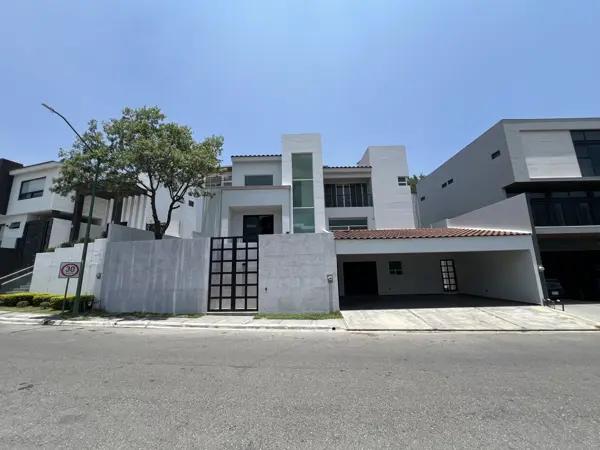 CASA EN RENTA COLONIA SIERRA ALTA ZONA CARRETERA NACIONAL MONTERREY CASA EN RENTA COLONIA SIERRA ALTA ZONA CARRETERA NACIONAL MONTERREY
