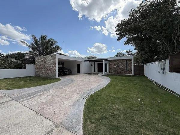 Casa de 1 Planta en Venta con Terreno de 900m2 en La Rejoyada Casa de 1 Planta en Venta con Terreno de 900m2 en La Rejoyada