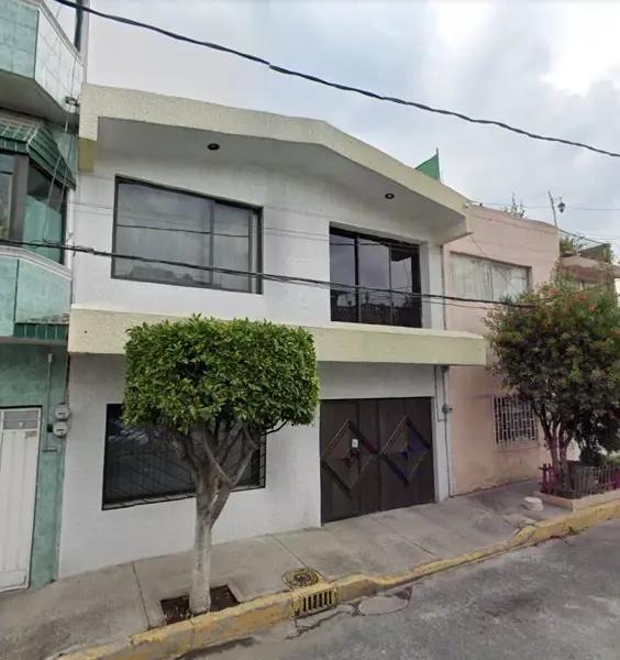 CASA EN VENTA EXCELENTE ZONA DE IZTAPALAPA, TENIENTE ROBERTO GOMEZ MORENO, COL. ESCUADRON 201. FCC CASA EN VENTA EXCELENTE ZONA DE IZTAPALAPA, TENIENTE ROBERTO GOMEZ MORENO, COL. ESCUADRON 201. FCC
