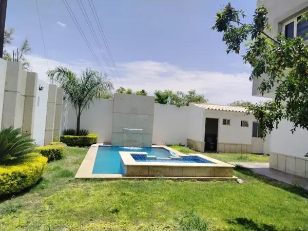 Oportunidad por Debajo de Avalúo | 4 Recamaras | Alberca y Jardín Oportunidad por Debajo de Avalúo | 4 Recamaras | Alberca y Jardín