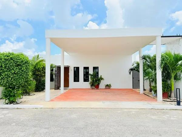 | Residencia con alberca en venta comodidad en un solo nivel | | Residencia con alberca en venta comodidad en un solo nivel |