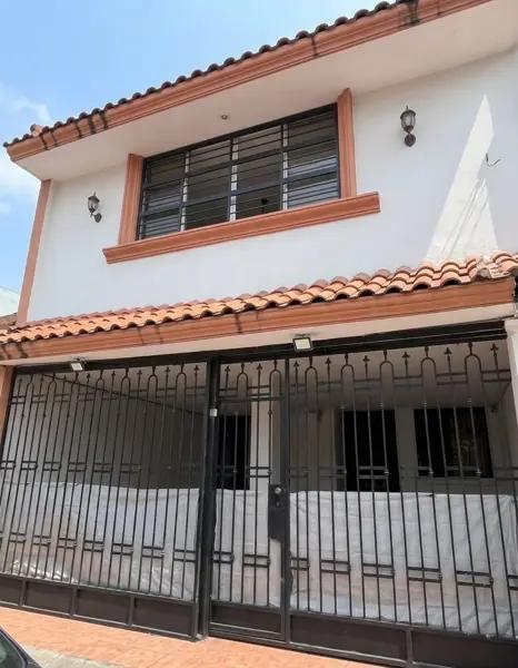 Casa en Venta en Jardines de los Pinos, Apodaca Casa en Venta en Jardines de los Pinos, Apodaca