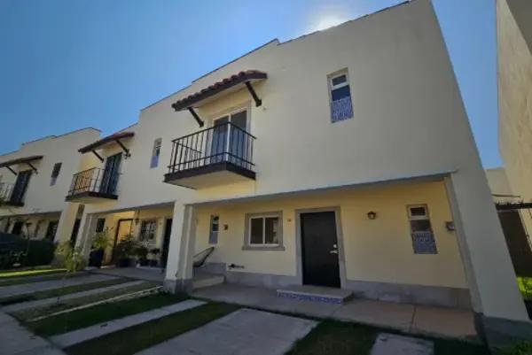 CASA DE ENTREGA INMEDIATA EN EL CENTRO VIALIDAD, PRIVADA SAN LUIS, TLAJOMULCO DE ZUÑIGA, JALISCO CASA DE ENTREGA INMEDIATA EN EL CENTRO VIALIDAD, PRIVADA SAN LUIS, TLAJOMULCO DE ZUÑIGA, JALISCO