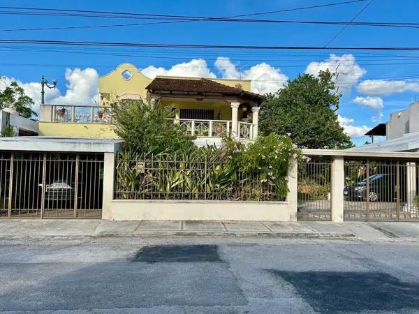 Casa en venta centrica y con amplio terreno Casa en venta centrica y con amplio terreno